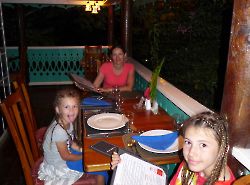 Ямайка (Jamaica). В итальянском ресторанчике. Samsara Cliff Resort.