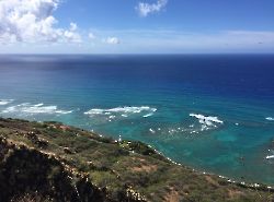 Вид на океан и маяк с Diamond Head.