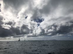 Переход Virgin Gorda - Anegada, вид назад на Virgin Gorda