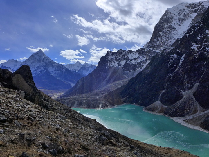 Ледниковое озеро Чоло (Cholo tso) у морены ледника Чоло (Cholo glacier)